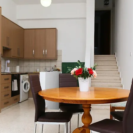 Adamos Apartamento Paralimni
